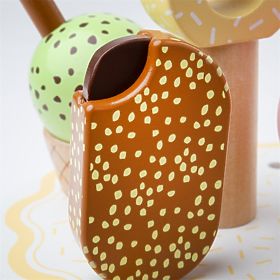 Bigjigs Toys Wooden stand with sweet treats