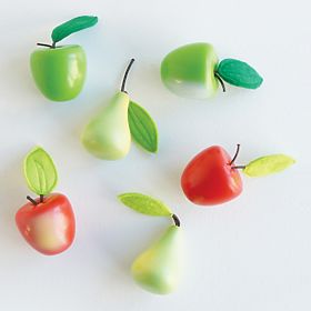 Le Toy Van Crate with apples and pears