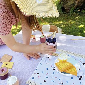 small foot Tea and Coffee Set Tasty