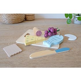 Wooden food - slicing - Snack combination